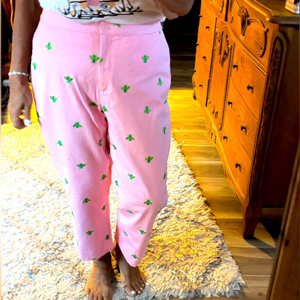 Lilly Pulitzer Pink Cropped Pants with Green Palm Embroidery